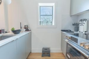 Bushwick Industrial1BR with Balcony