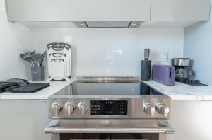 Bushwick Industrial1BR with Balcony