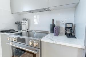 Bushwick Industrial1BR with Balcony