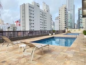 CS99 - Piscina, Flat, Smart TV, Garagem