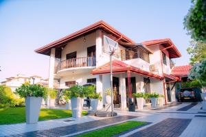 Sella Villa