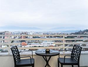 Luxury City View Studios with Balcony & Fast Wi-Fi