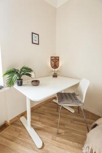 Families & Large Groups - 7 Bedrooms - 10 Guests - Central Location