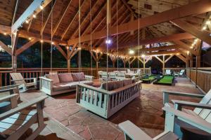 Sleeps 24, Indoor Pool, HotTub, Gazebo, MiniGolf