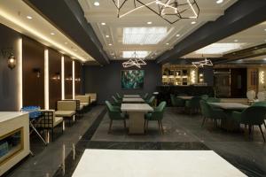 Hotel TOS Residency Jubilee hills