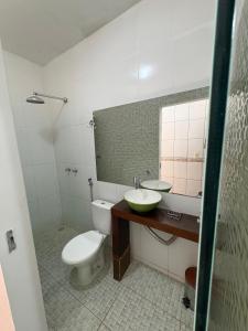 CASA ESPAÇOSA COM PISCINA AQUECIDA e 5 SUÍTES COM AR CONDICIONADO