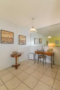 Tiki 218 - Close to the Beach 1BR Condo Sleeps 4 condo