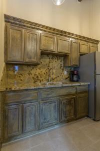 Tiki 252 - Standard 1BR Condo with Balcony Sleeps 4