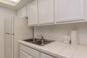 Tiki 235 - 1BR Condo With Beautiful Pool View condo