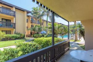 Tiki 141 - 1BR Condo Sleeps 6 Close to the Beach condo