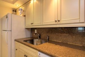 2nd Floor 1BR Beachfront Condo with Heated Pools condo