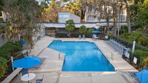 Treetops 4904 by AvantStay Hilton Head Condo Balcony Shared Pool Tennis Court Near Beach and Dining