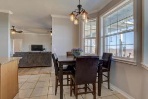 Shoal Creek Retreat - Spacious, Views, Relaxing