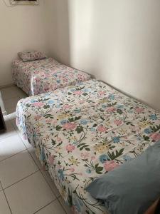 Quarto, sala, cozinha e banheiro á 2 minutos da praia do porto da barra 403-46