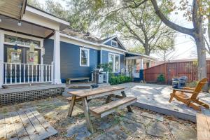 5 Mi to Dtwn Houston Charming Gem with Patio and Yard