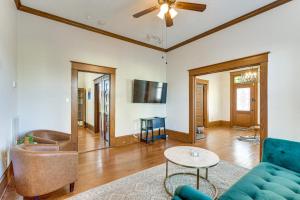 5 Mi to Dtwn Houston Charming Gem with Patio and Yard