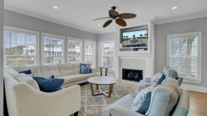6 10th Avenue by AvantStay
