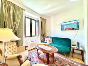 Laila Summer Escape by GT House