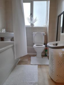 Four Bedrooms at 34 Forge Close