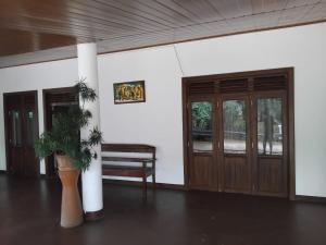 Superson wild safari inn