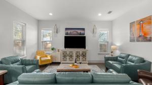 Sea Love by AvantStay Coastal Retreat Near Miramar Beach • Pool Access Patio Grill