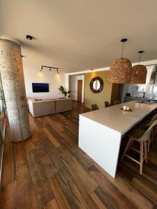 Semipiso de categoría frente al mar en Monte Hermoso