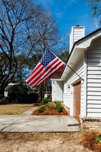 Southern Serenity, Fenced in Yard, Pet Friendly