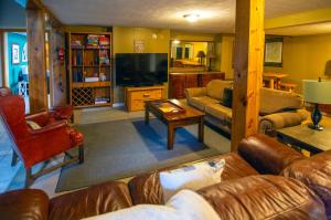 Hot Tub, Lake Monroe Views! 22-Acre Outdoor Oasis