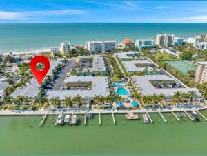 Barefoot Beach Resort in Indian Shores Minutes from Clearwater Beach