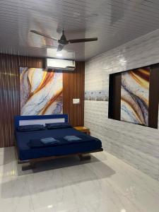 Dolphin House Beach Resort