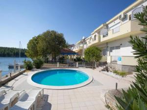 1-bedroom sea-view apartment in Obrovac