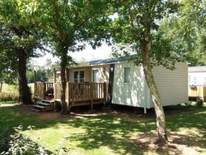 Mobil home confortable avec terrasse, 2 chambres - API-1-52-674