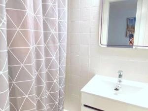 Bonito apartamento cerca de la playa en Roses con aparcamiento privado - HISP-312-29