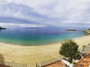 Hermoso apartamento en Roses, 2 habitaciones, terraza, estacionamiento privado - HISP-312-46