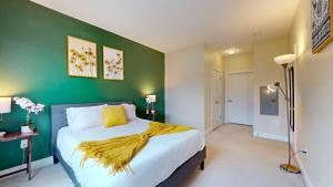 Stylish Home with Free Parking