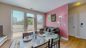 Cozy Modern Home Free Parking