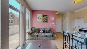 Cozy Modern Home Free Parking