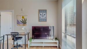 Cozy Modern Home Free Parking