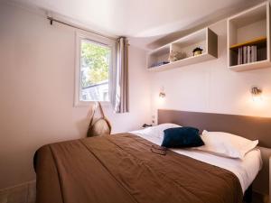 Mobil-home cosy avec terrasse - 5 personnes - API-1-52-822