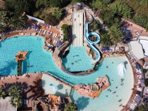 Mobil-home cosy avec terrasse - 5 personnes - API-1-52-822