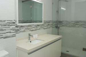 Luxury apartment with city view of Kingston