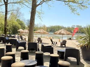 Mobil-home familial 8 pers avec terrasse - API-1-52-900