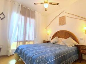 Bonito apartamento con terraza y aparcamiento privado en Roses - HISP-312-69