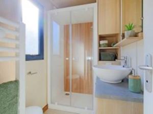 Chalet 30m² 2 Chambres avec Terrasse - API-1-52-1234