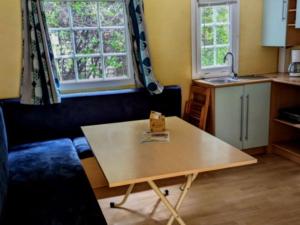 Mobil home 27m² avec terrasse, 2 chambres, 4 personnes - API-1-52-1249