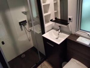 Mobil-home 20m² avec Terrasse - 1 Chambre, 2 Personnes - API-1-52-1269