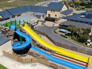 Mobil home 6 pers. avec terrasse à Sainte-Marie-du-Mont - API-1-52-1295