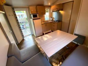 Mobil-home 6 pers avec terrasse au camping Arquebuse - API-1-52-1364