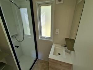 Mobil home avec terrasse pour 5 personnes - API-1-52-1299