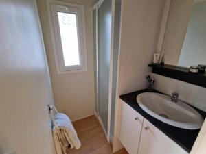 Mobil-home 4 pers avec terrasse à Saint-Geniez-dOlt - API-1-52-1301